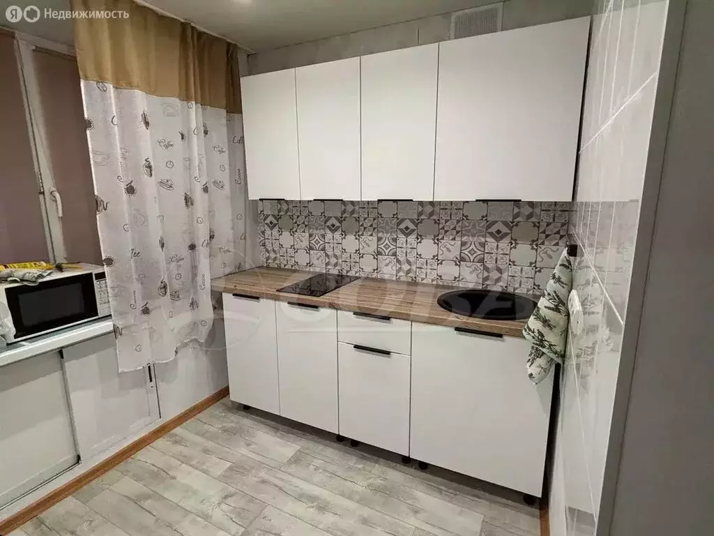 2-комнатная квартира: Тюмень, улица Мельникайте, 50 (50 м) - Фото 1