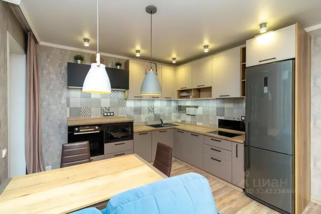 3-к кв. Тюменская область, Тюмень ул. Муравленко, 9 (90.0 м) - Фото 1