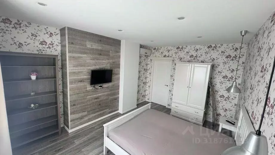 3-к кв. Новосибирская область, Новосибирск ул. Романова, 60 (90.0 м) - Фото 0