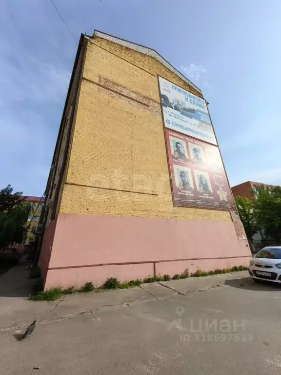 4-к кв. Брянская область, Клинцы Октябрьская ул., 35 (84.6 м) - Фото 0