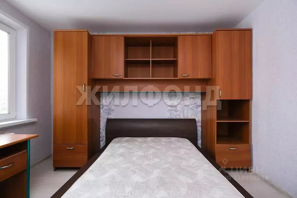 Комната Новосибирская область, Новосибирск ул. Толбухина, 25 (30.5 м) - Фото 1