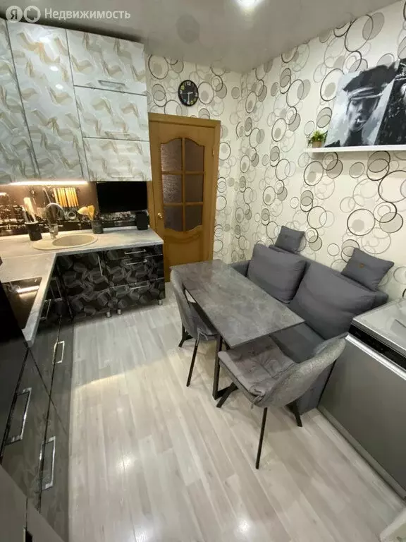 3-комнатная квартира: Нижний Тагил, улица 3-го Интернационала, 10 ... - Фото 1