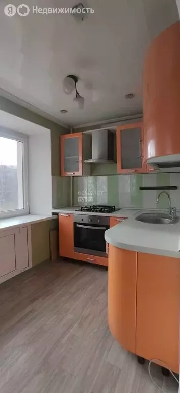 3-комнатная квартира: Октябрьский, 35-й микрорайон, 15А (59.3 м) - Фото 0