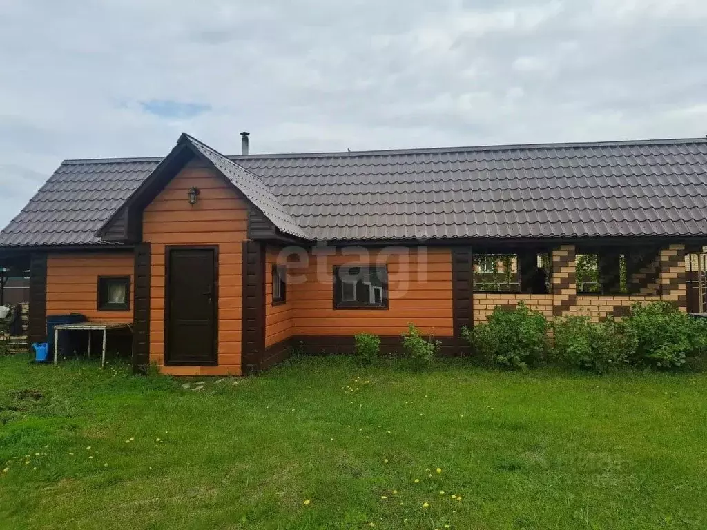Дом в Башкортостан, с. Буздяк ул. Революционная, 58 (138 м) - Фото 1