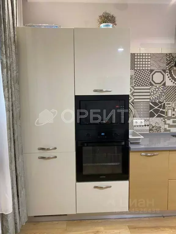 2-к кв. Тюменская область, Тюмень ул. Малыгина, 90 (72.4 м) - Фото 2