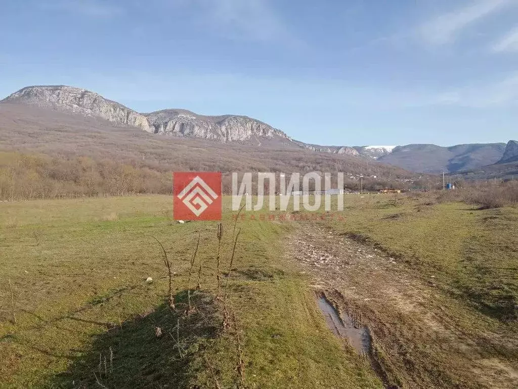 Участок в Крым, Бахчисарайский район, Голубинское с/пос, с. Соколиное  ... - Фото 2