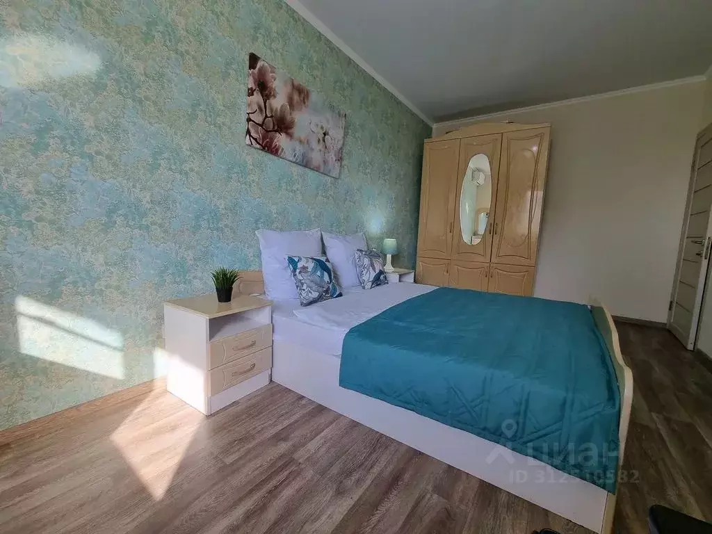 2-к кв. Астраханская область, Астрахань ул. Савушкина, 6к8 (70.0 м) - Фото 0