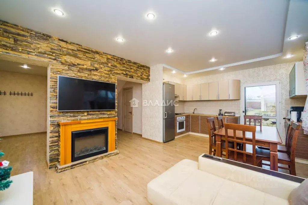 Дом в Рязанская область, Рязанский район, Заборьевское с/пос, с. ... - Фото 1