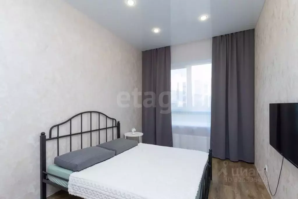 1-к кв. Тюменская область, Тюмень ул. Сергея Свиридова, 7 (37.5 м) - Фото 1