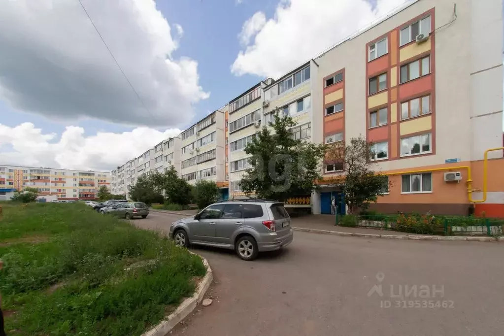 3-к кв. Татарстан, Альметьевск ул. Гафиатуллина, 35 (70.1 м) - Фото 0