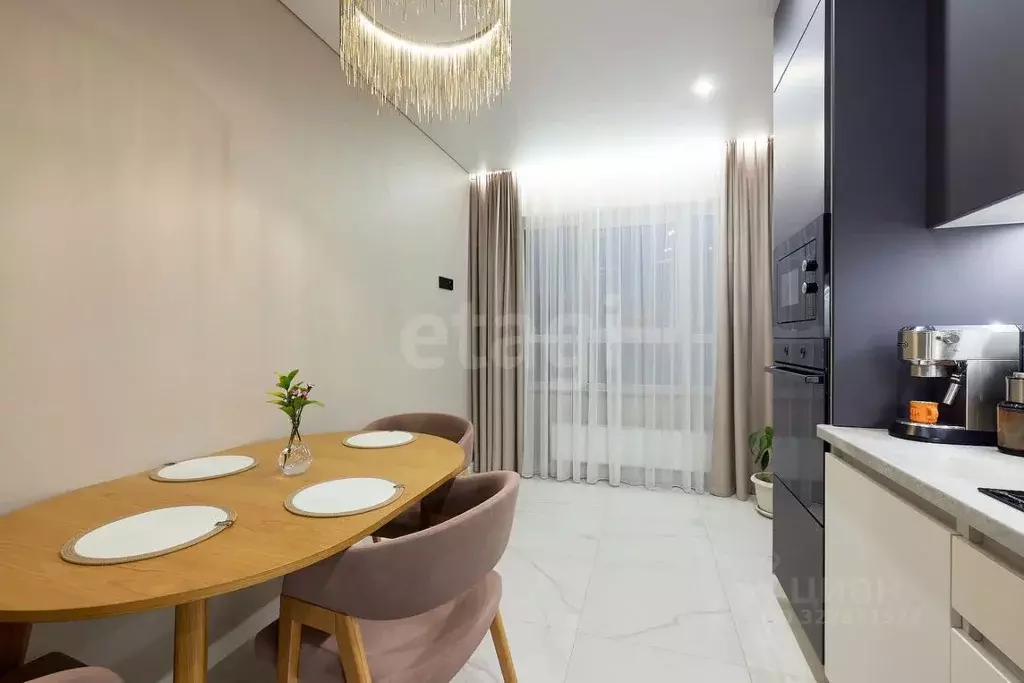 2-к кв. Татарстан, Казань ул. Рауиса Гареева, 105Б (49.3 м) - Фото 1