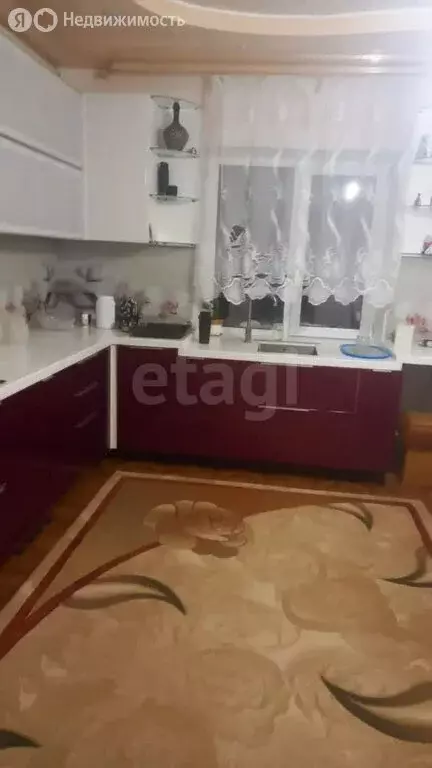 Дом в Ялуторовск, Поселковая улица (100 м) - Фото 1