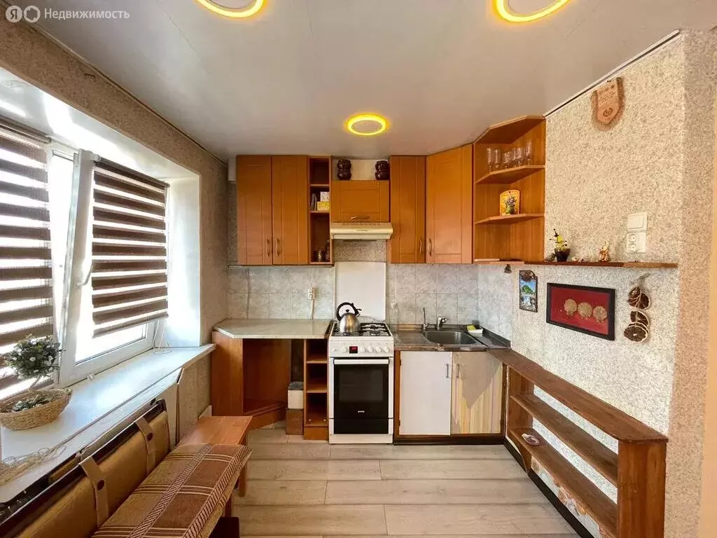 Квартира-студия: Мурманск, Октябрьская улица, 36 (56.4 м) - Фото 0