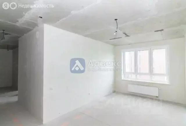 3-комнатная квартира: Тюмень, микрорайон Зарека, улица Лермонтова, 8А ... - Фото 0