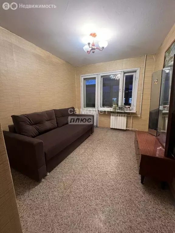 3-комнатная квартира: Иркутск, улица Добролюбова, 1 (68 м) - Фото 1