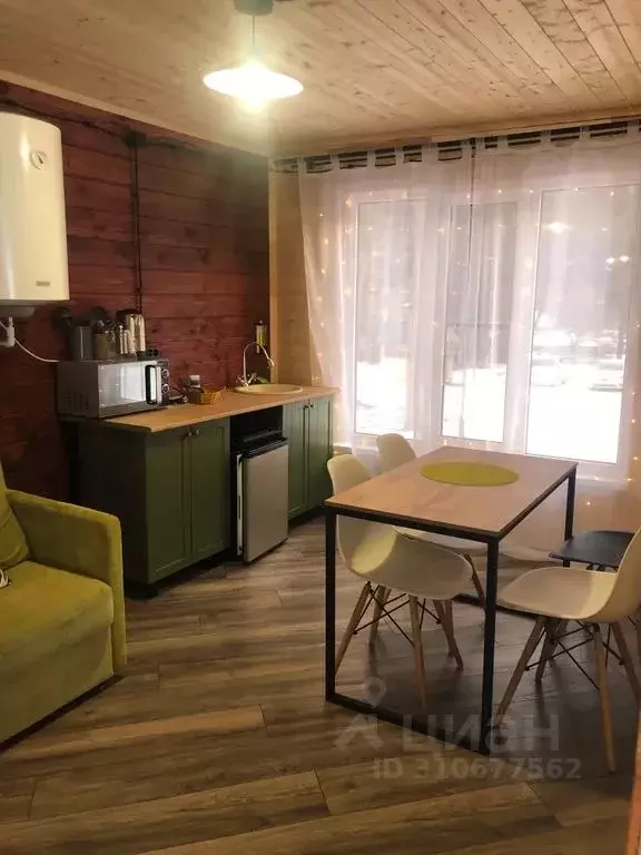 Комната Карачаево-Черкесия, Зеленчукский район, с. Архыз ул. Ленина, ... - Фото 0