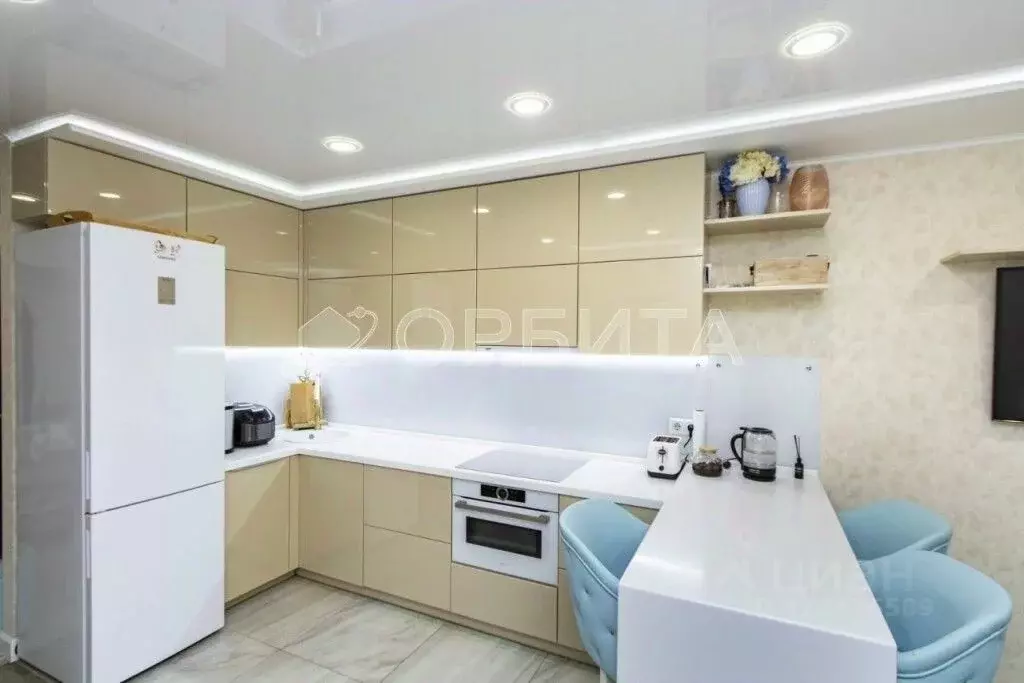 3-к кв. Тюменская область, Тюмень ул. 50 лет Октября, 57Ак1 (78.0 м) - Фото 2