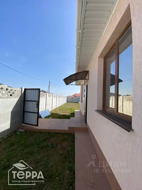 Дом в Крым, Сакский район, с. Уютное ул. Молодежная, 2 (120 м) - Фото 2