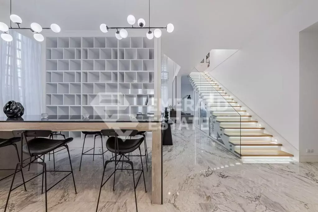 6-к кв. Москва ул. Ефремова, 19к1 (640.0 м) - Фото 1