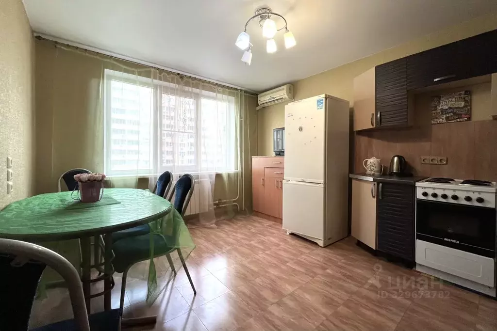 2-к кв. Краснодарский край, Краснодар проезд Репина, 24 (66.0 м) - Фото 1