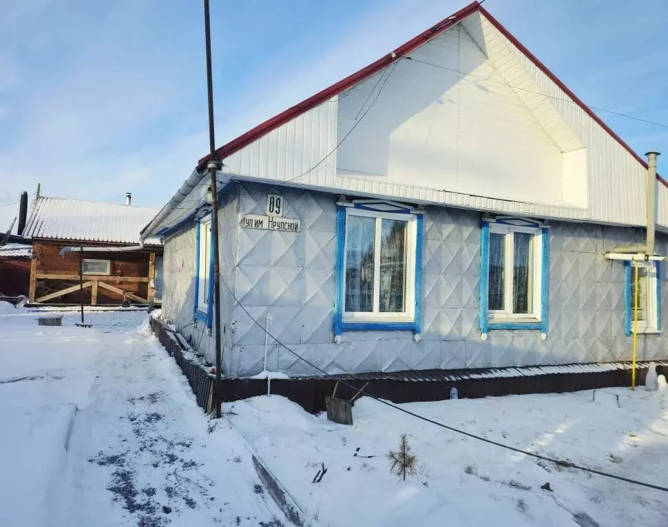 Дом в Омская область, Калачинск ул. Крупской, 89 (56 м) - Фото 1