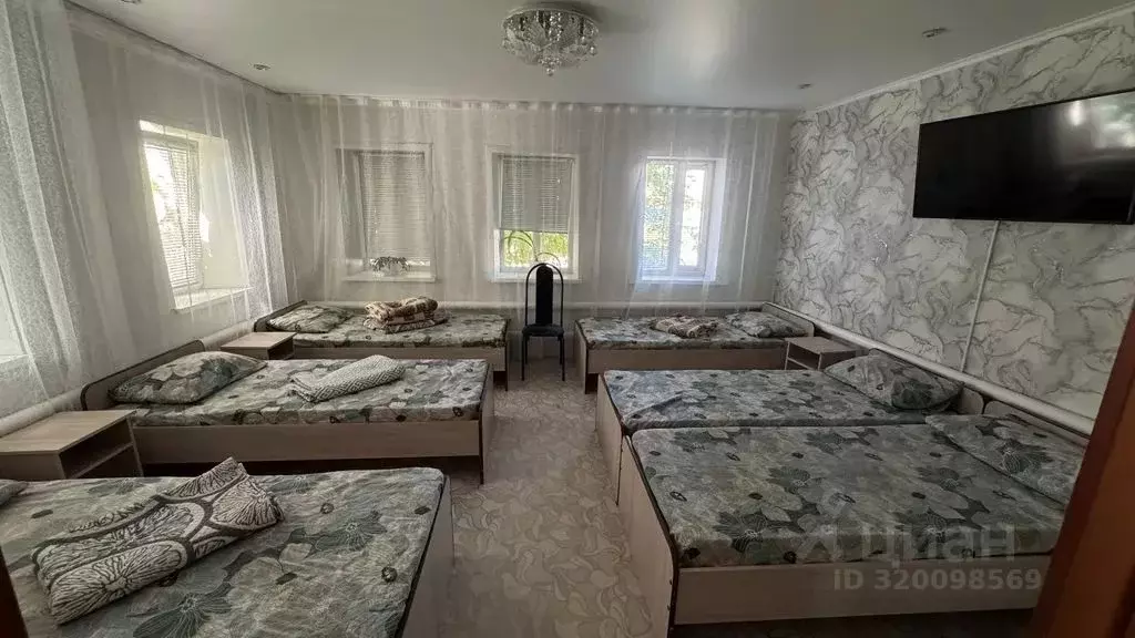 Дом в Оренбургская область, Соль-Илецк Овражная ул., 33 (100 м) - Фото 0