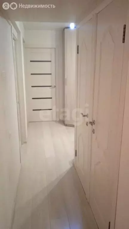 3-комнатная квартира: Ижевск, улица Труда, 36 (62.8 м) - Фото 1