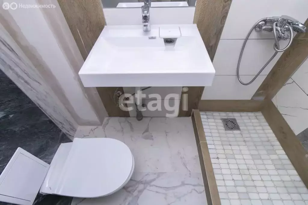 Квартира-студия: Тюмень, улица Энергетиков, 44А (17 м) - Фото 0