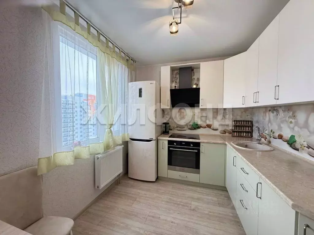 2-к кв. Воронежская область, с. Новая Усмань ул. Каштановая, 5 (56.0 ... - Фото 1