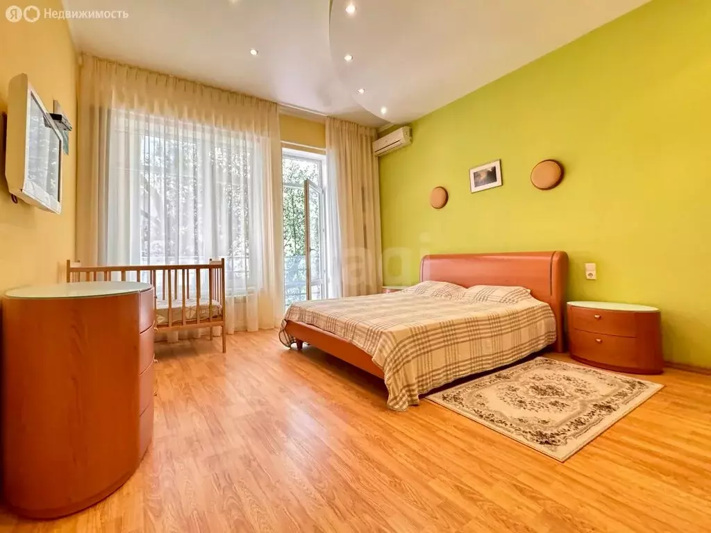 3-комнатная квартира: Ялта, улица Щербака, 17 (115 м) - Фото 2
