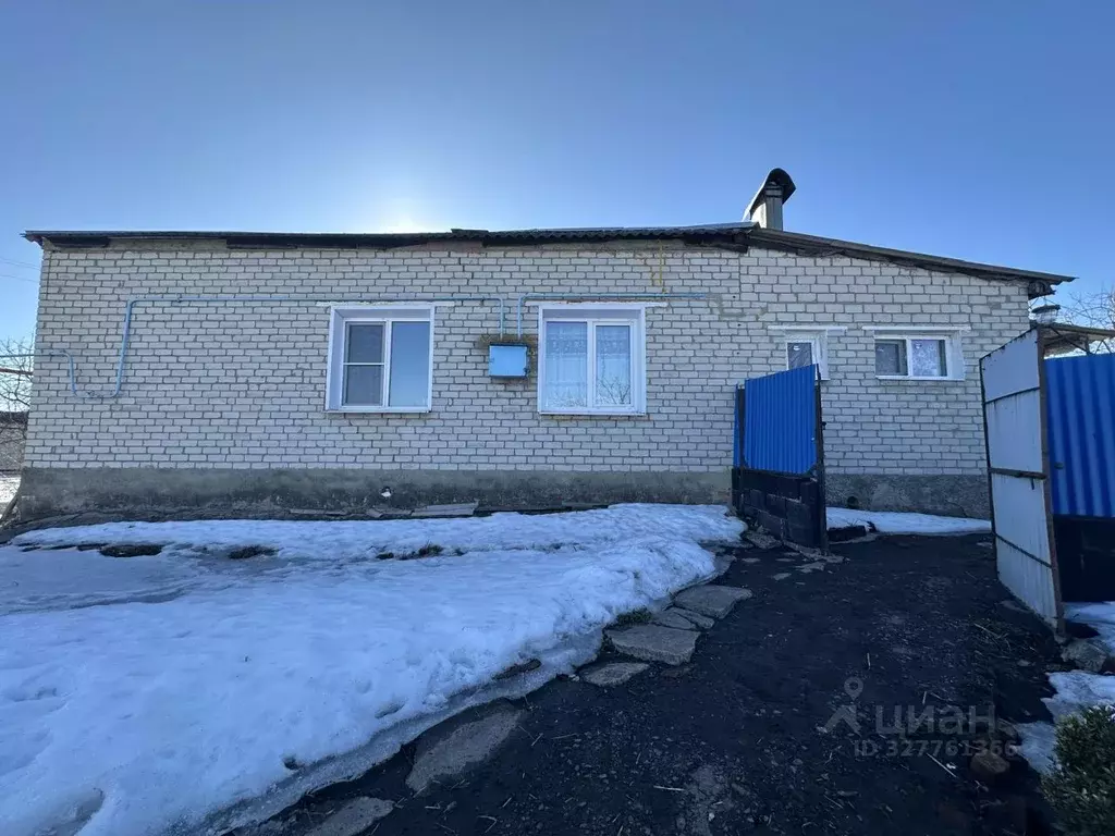 Дом в Курская область, Октябрьский район, Черницынский сельсовет, д. ... - Фото 1