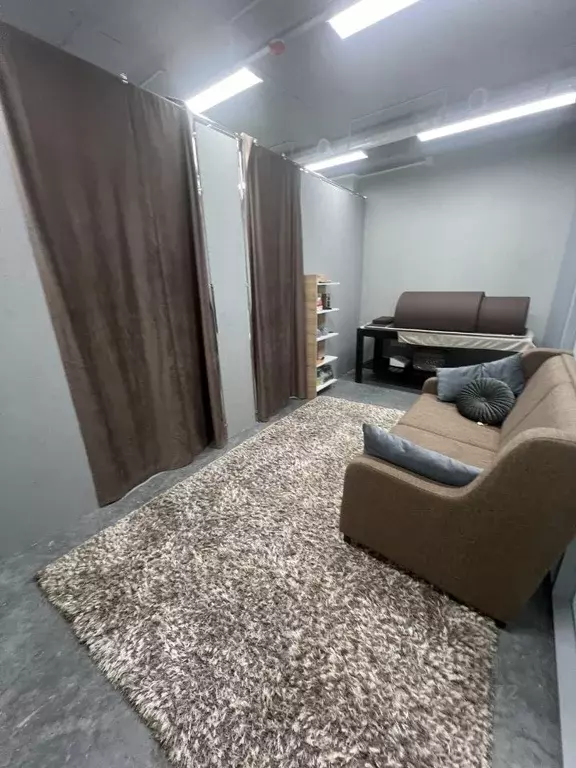 Офис в Татарстан, Набережные Челны ул. Шамиля Усманова, 3Д (10 м) - Фото 0