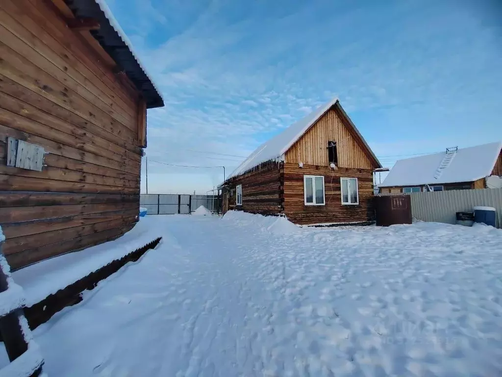 Дом в Саха (Якутия), Жатай городской округ, Жатай рп ул. Строителей, 9 ... - Фото 1