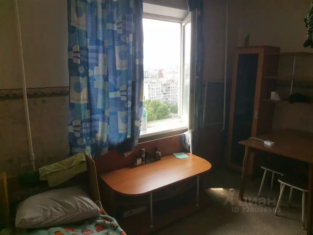 4-к кв. Волгоградская область, Волгоград ул. 8-й Воздушной Армии, 11 ... - Фото 0