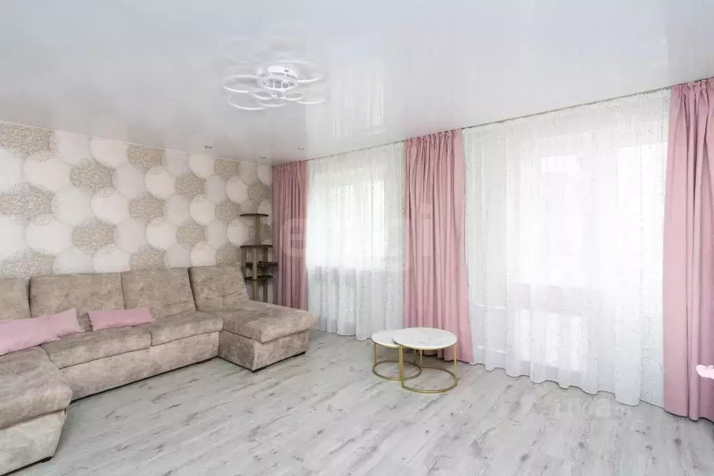 3-к кв. Тюменская область, Тюмень ул. Пермякова, 83к1 (84.6 м) - Фото 0