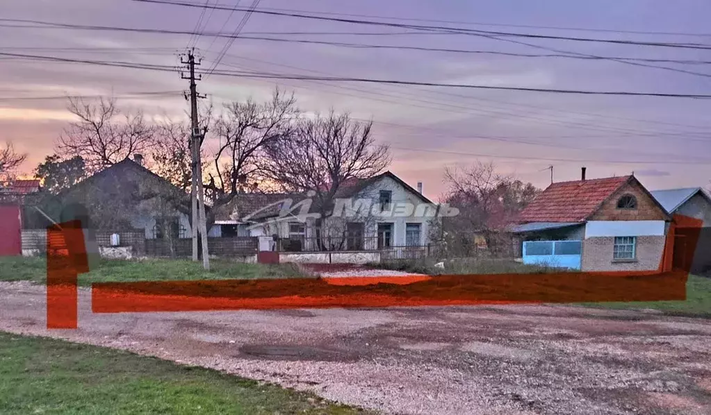 Участок в Крым, Симферопольский район, Добровское с/пос, с. Заречное ... - Фото 1