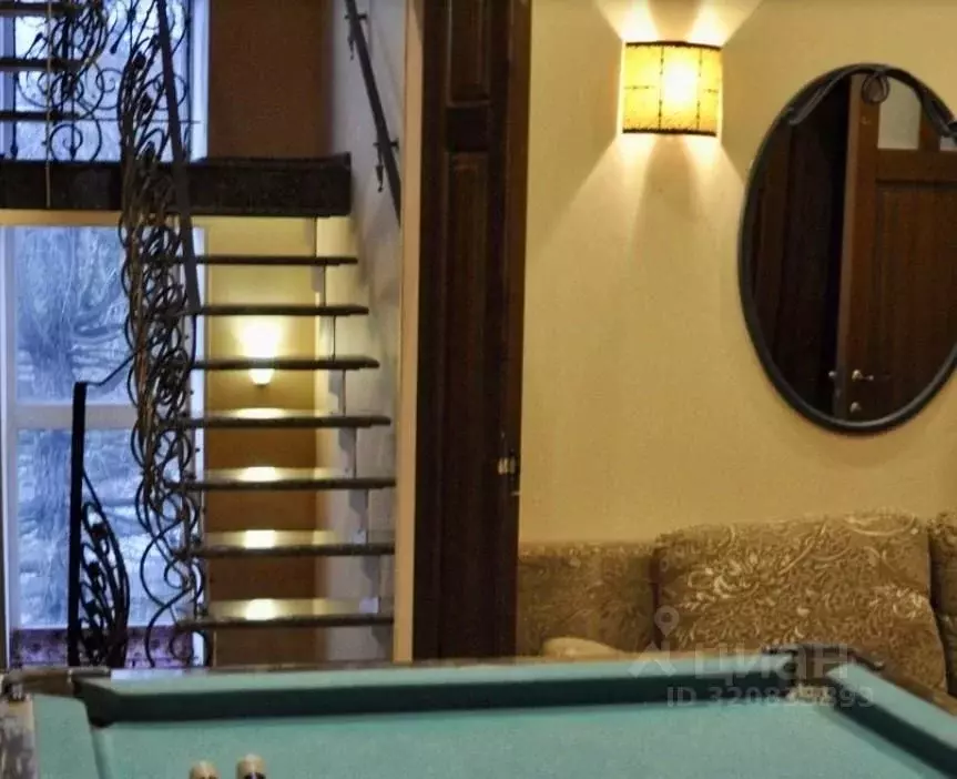 Дом в Свердловская область, Екатеринбург ул. Отдыха (200 м) - Фото 1