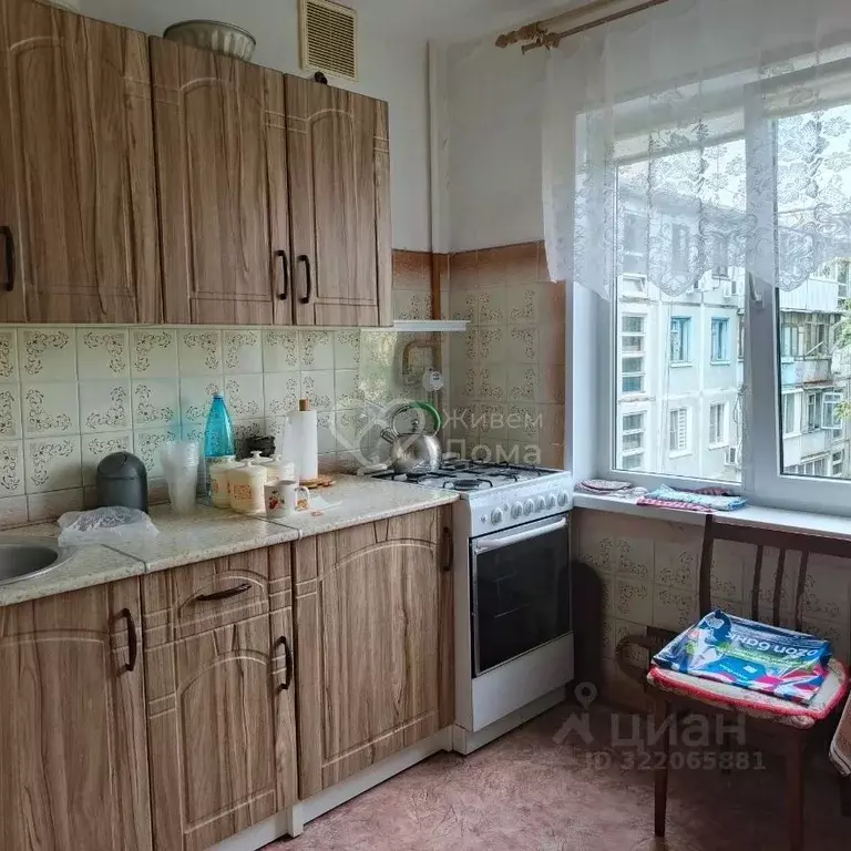 3-к кв. Волгоградская область, Волгоград Жилгородок мкр, ул. Савкина, ... - Фото 0
