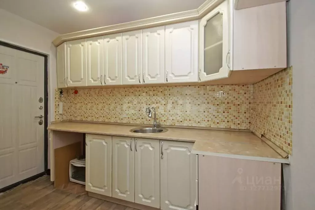 Комната Омская область, Омск Радуга мкр, ул. 11-я Чередовая, 3 (16.2 ... - Фото 0