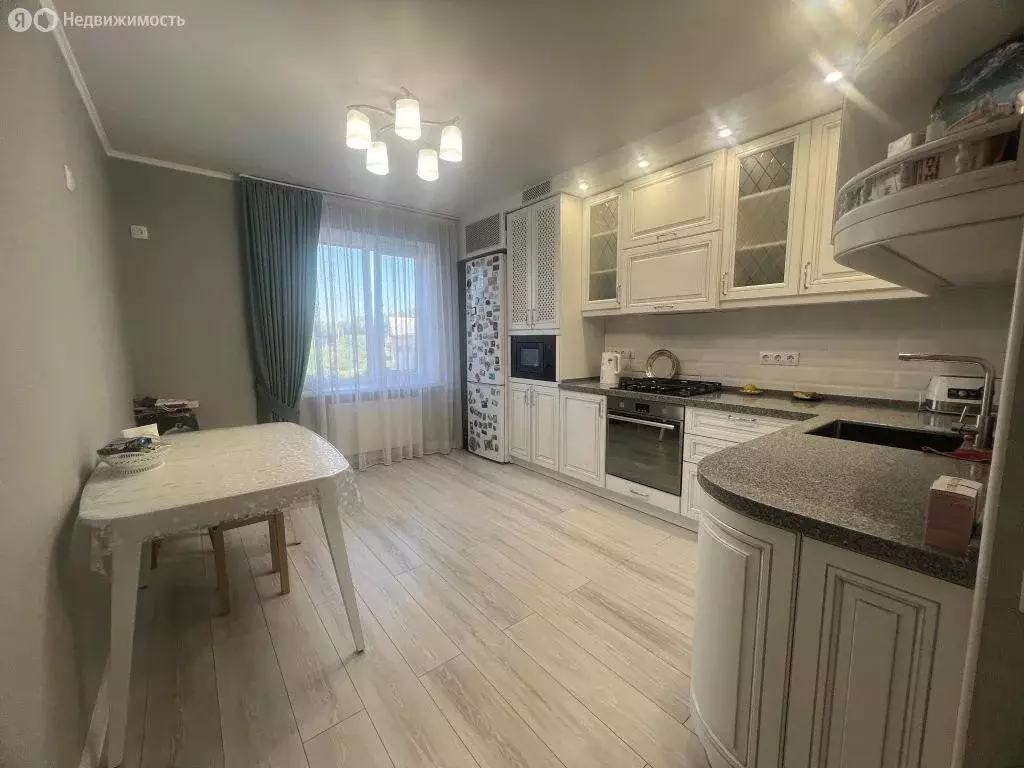 4-комнатная квартира: Кореновск, улица Фрунзе, 215 (79.6 м) - Фото 0