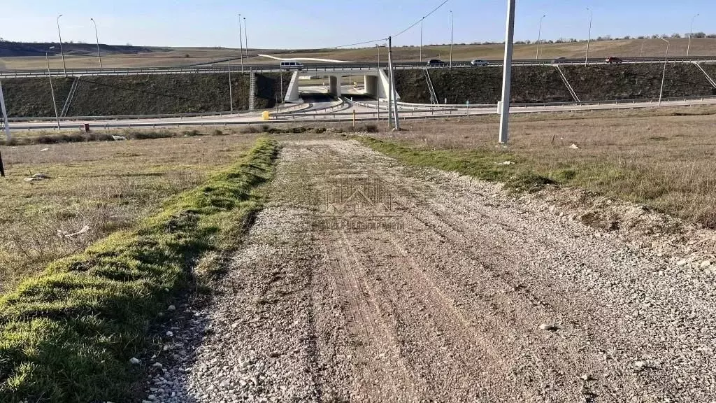 Участок в Крым, Симферопольский район, Чистенское с/пос, с. Левадки  ... - Фото 1