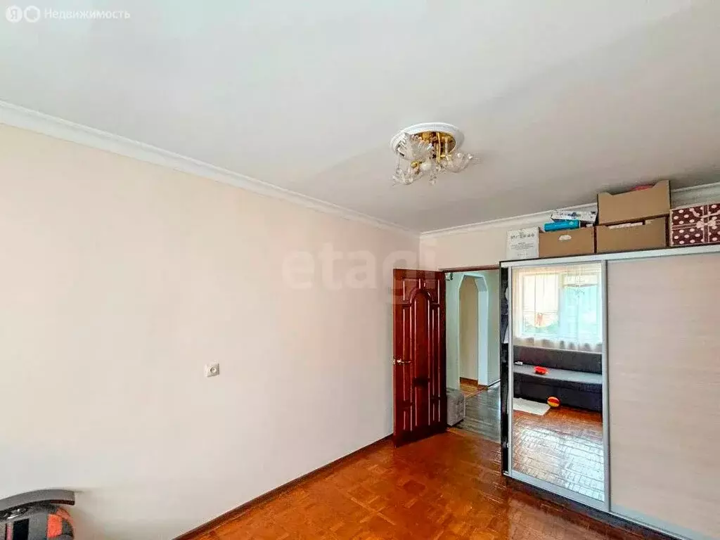 3-комнатная квартира: Нарткала, улица А.Б. Тарчокова, 85 (57.6 м) - Фото 1