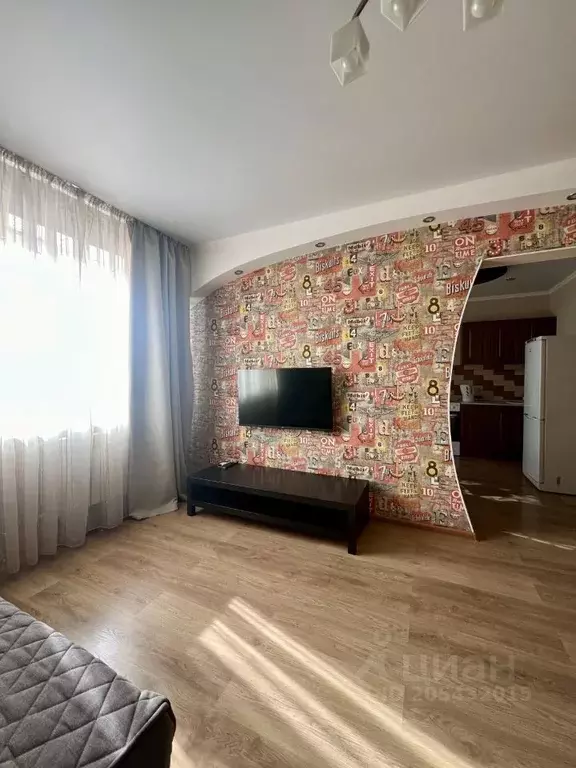 1-к кв. Оренбургская область, Оренбург Салмышская ул., 45/3 (40.0 м) - Фото 1