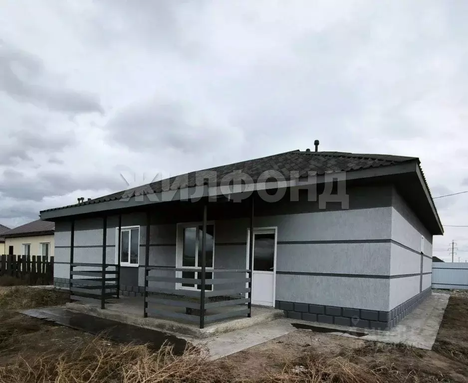 Дом в Хакасия, Усть-Абаканский район, пос. Тепличный Зеленая ул. (150 ... - Фото 1