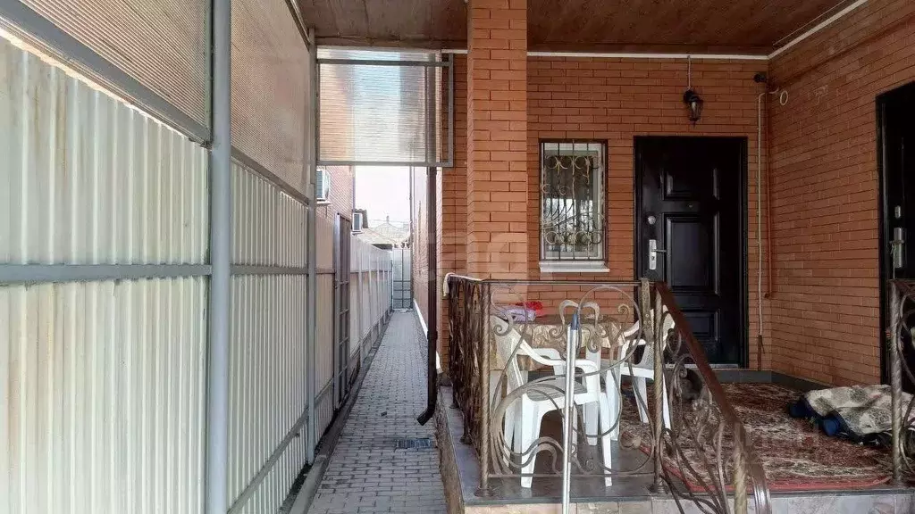 Таунхаус в Ростовская область, Батайск Артемовская ул. (160 м) - Фото 2