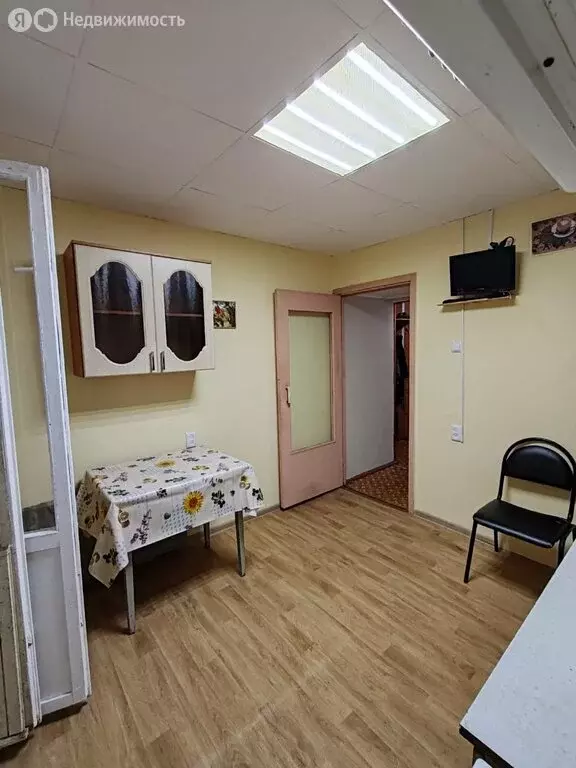 1к в 3-комнатной квартире (18 м) - Фото 0