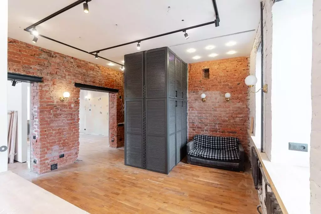 3-к кв. Омская область, Омск ул. Маяковского, 19 (61.2 м) - Фото 1