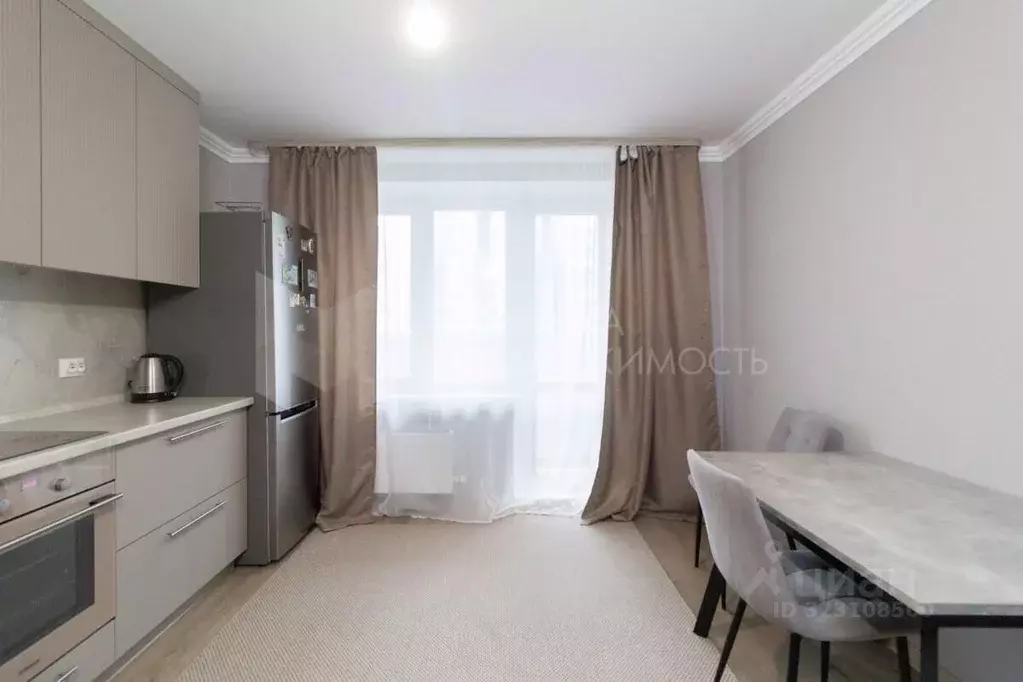 3-к кв. Тюменская область, Тюмень ул. Валентины Трофимовой, 13 (92.6 ... - Фото 1