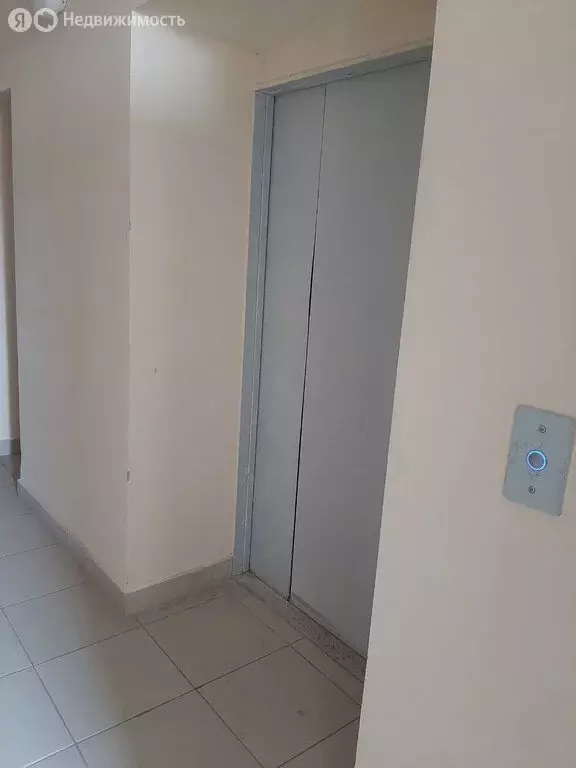 2-комнатная квартира: Белгород, улица Есенина, 15 (64.6 м) - Фото 1