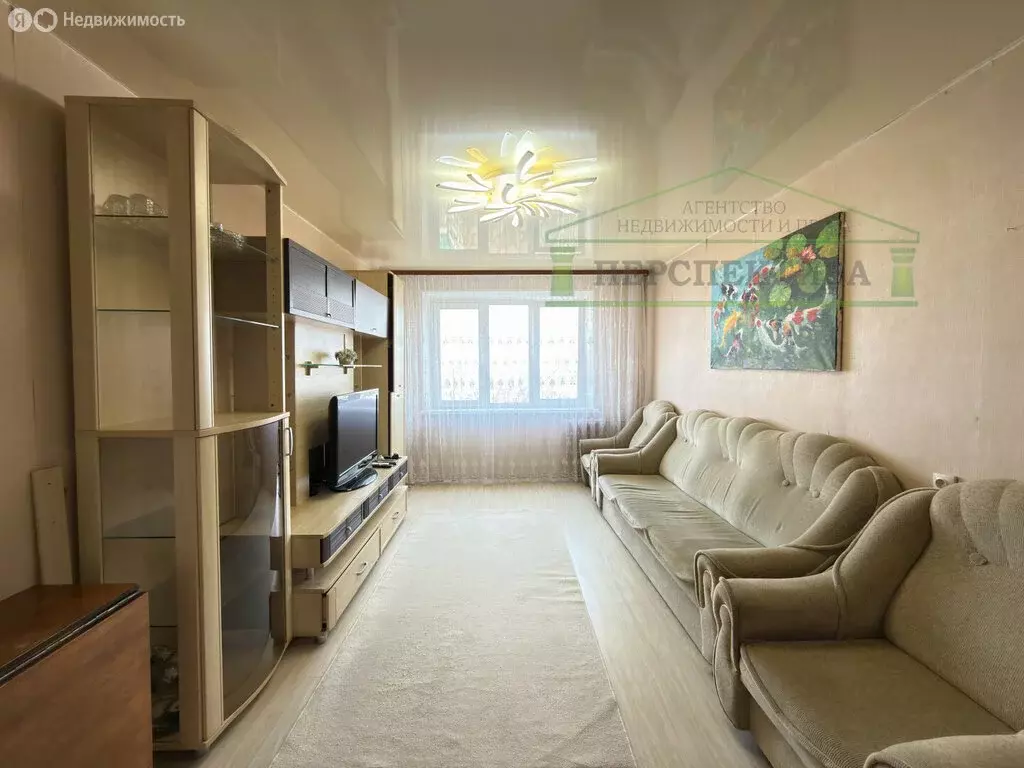 3-комнатная квартира: Артём, улица Кирова, 25 (67.4 м) - Фото 2